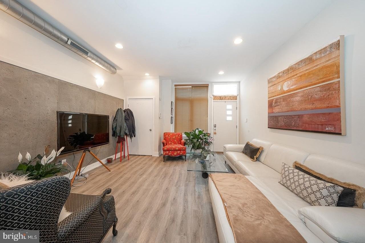 715 Shirley St #A - Photo 5 of 24