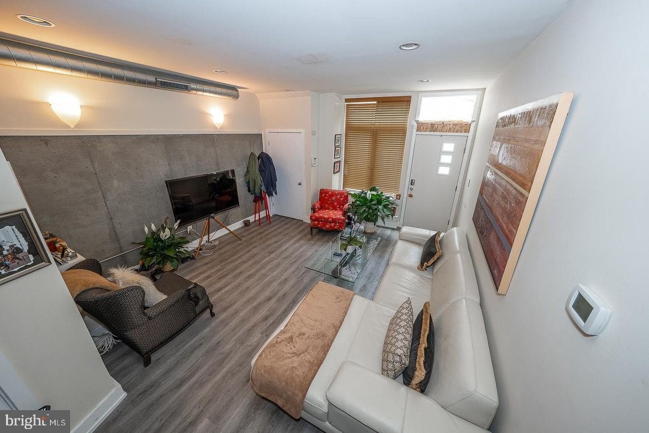 715 Shirley St #A - Photo 6 of 24