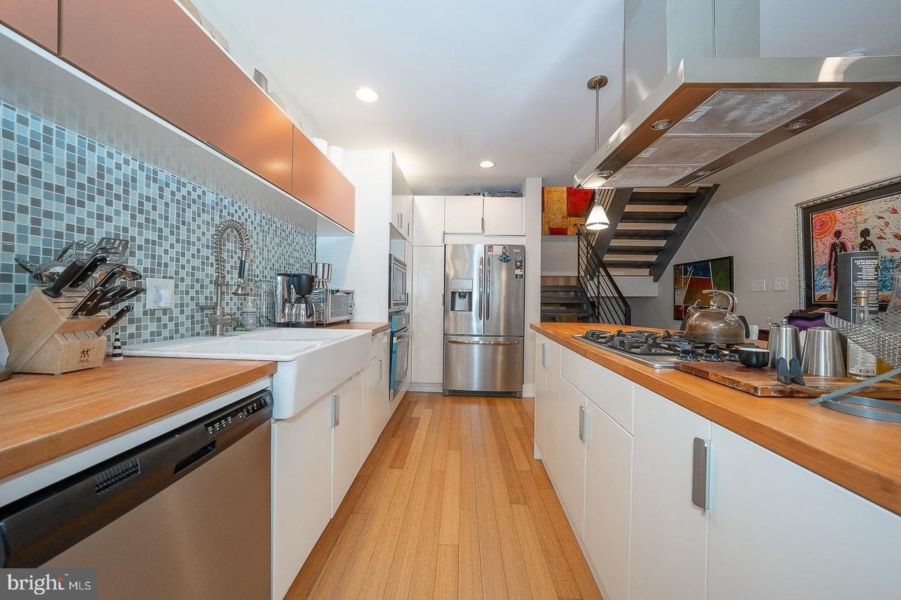 715 Shirley St #A - Photo 7 of 24