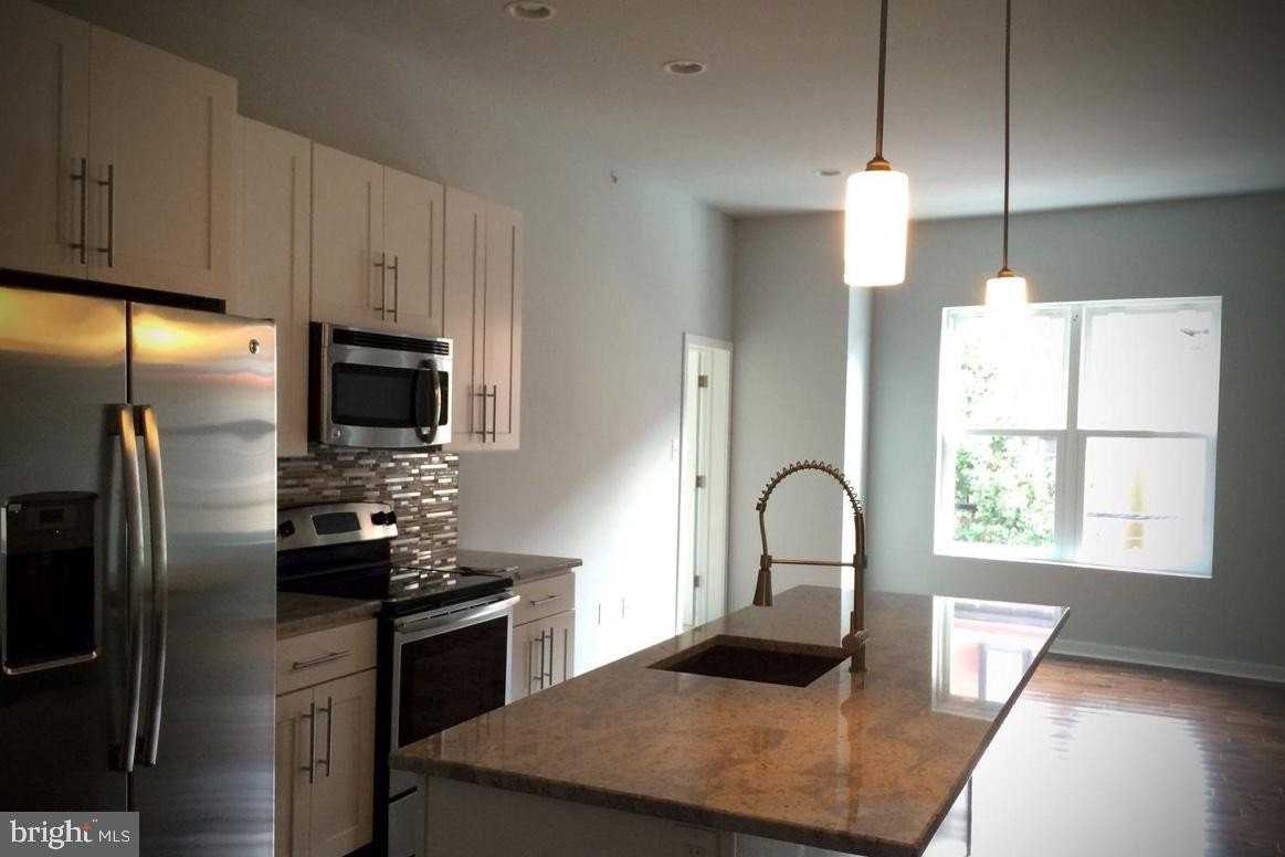701 N 2nd St #2R - Photo 4 of 10