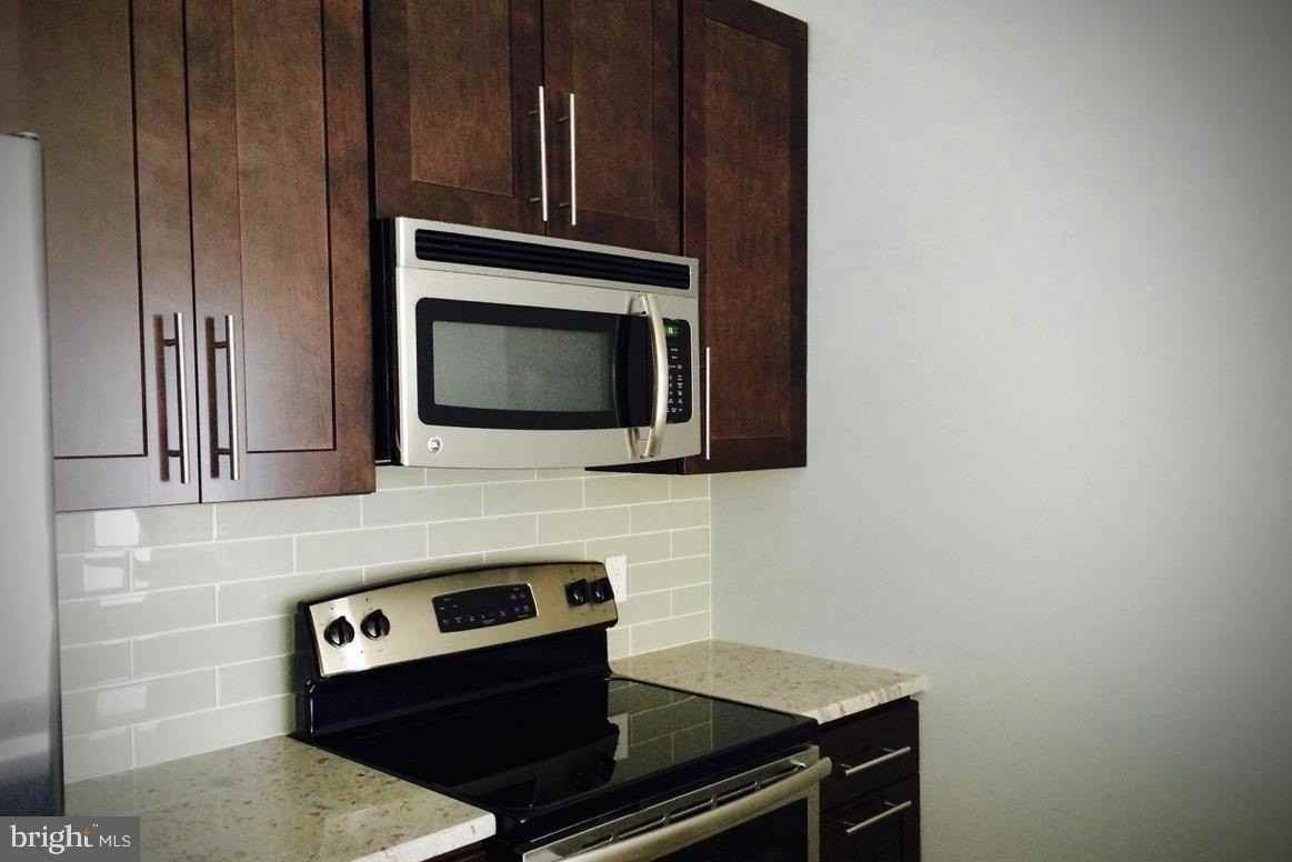 701 N 2nd St #2R - Photo 5 of 10
