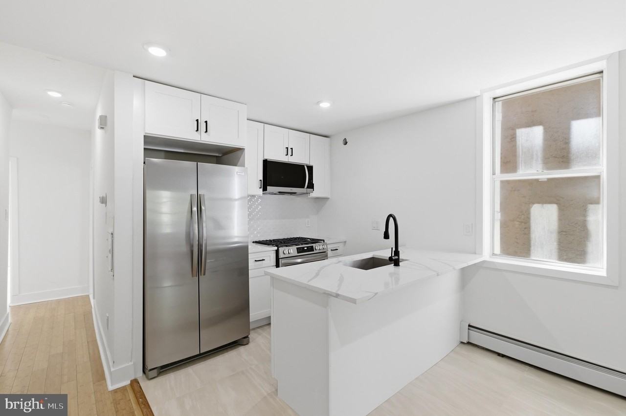 747 S 2nd St #3F - Photo 7 of 14