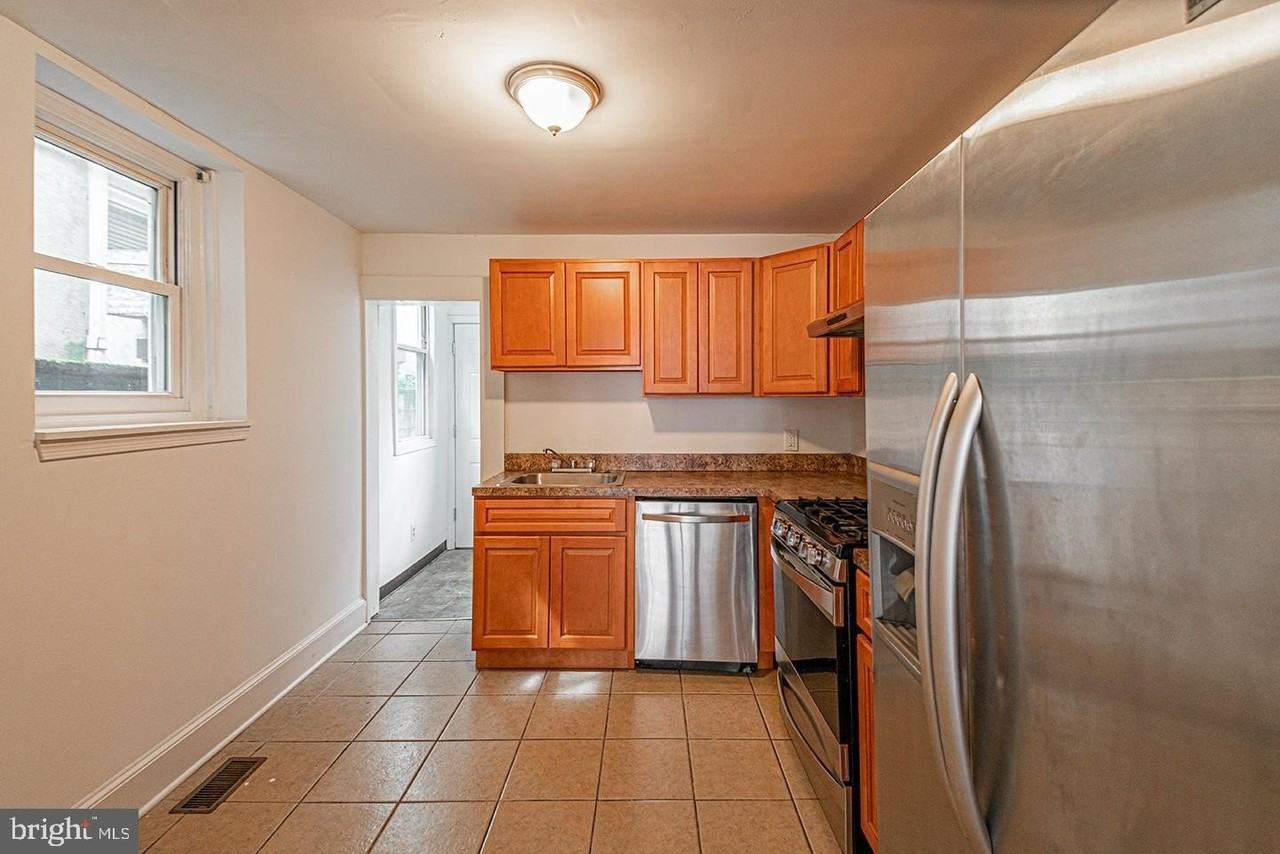 1535 S Hicks St - Photo 4 of 18