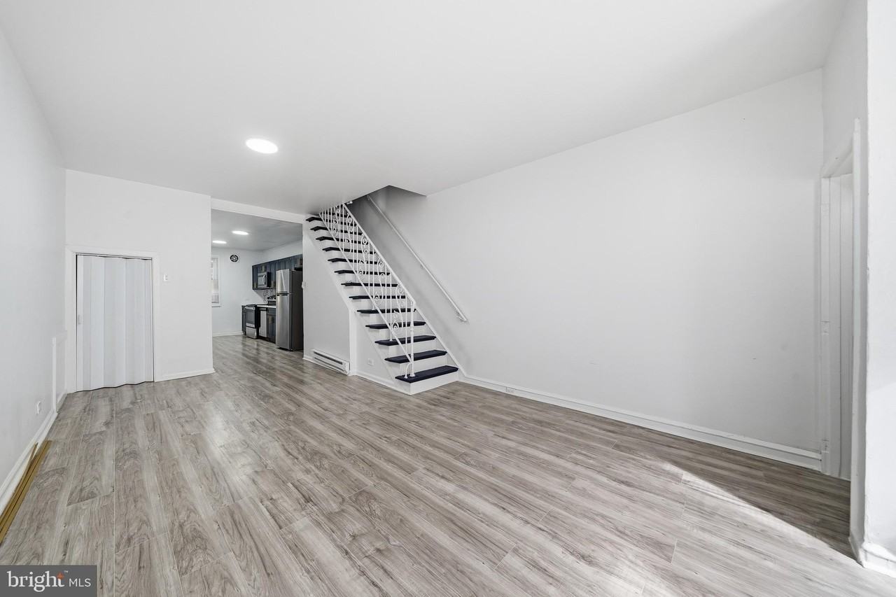 2062 E Stella St - Photo 5 of 20