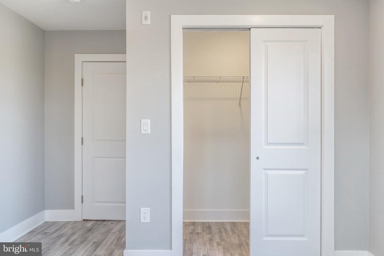 2500 N Mascher St #14 - Photo 3 of 19