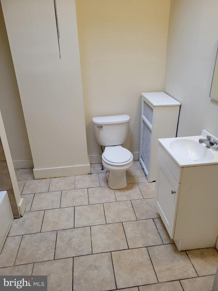 4945 N 16th St - Photo 7 of 9