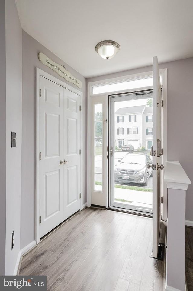 16076 Sherwin Ct - Photo 3 of 50