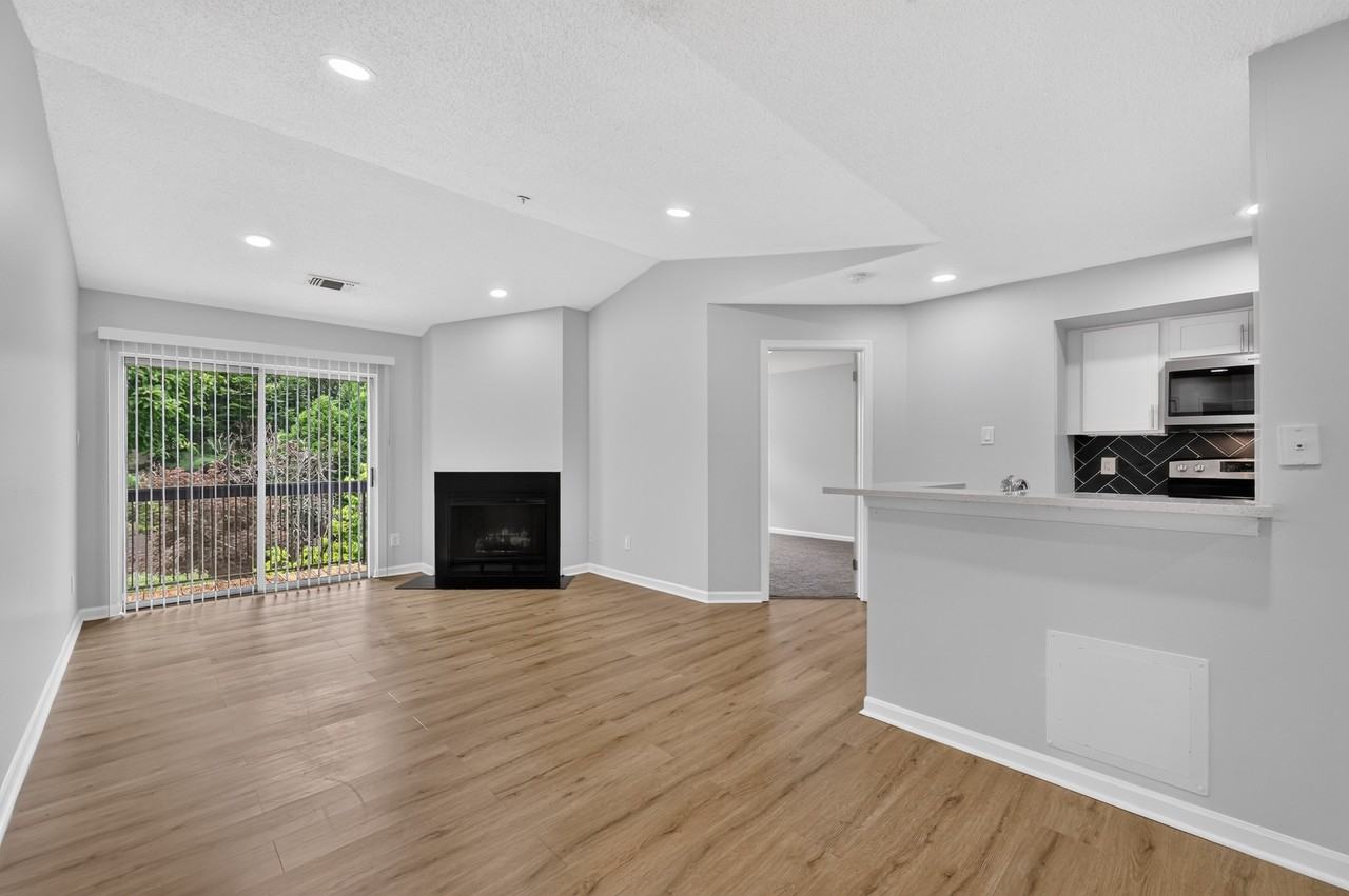 Brookview Apartments - Photo 6 of 35