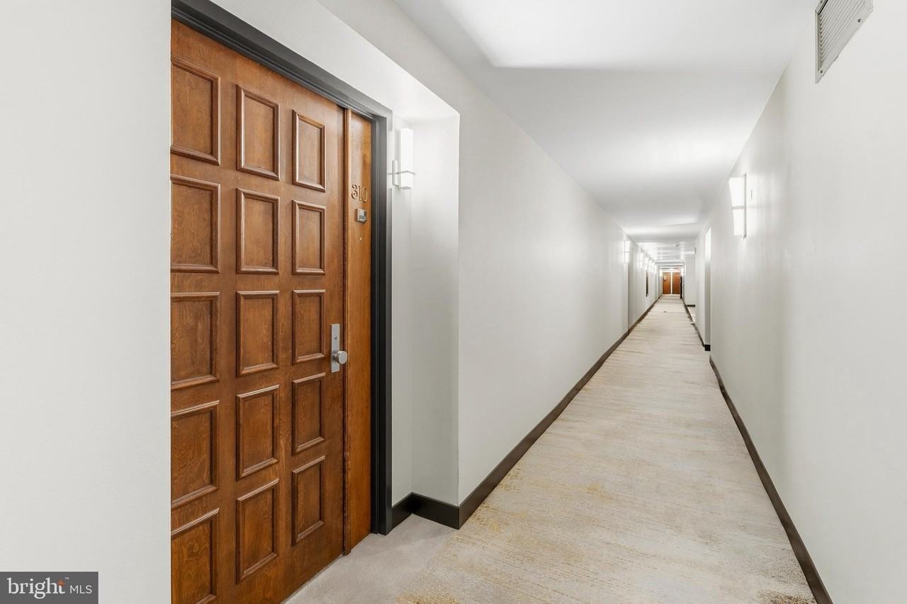 400 Madison St #310 - Photo 3 of 42
