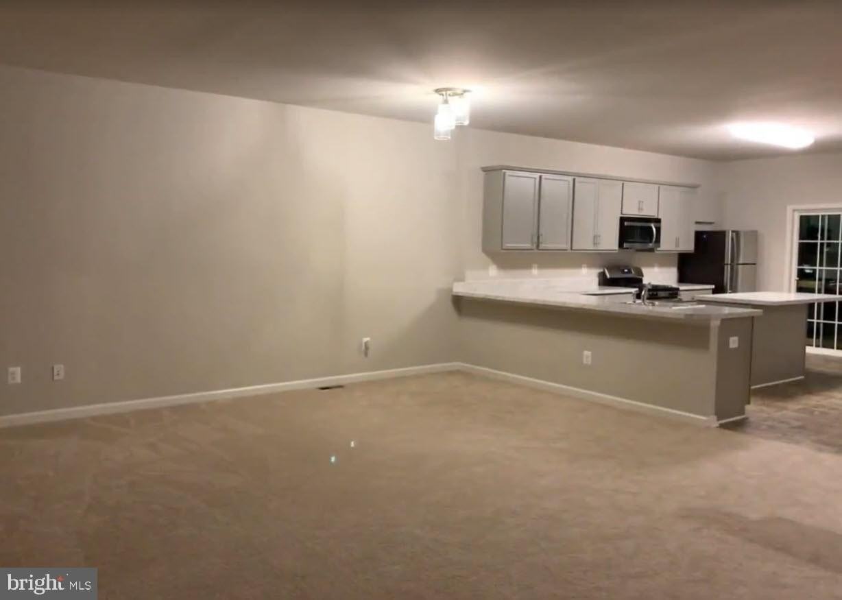212 Parkland Dr - Photo 4 of 12