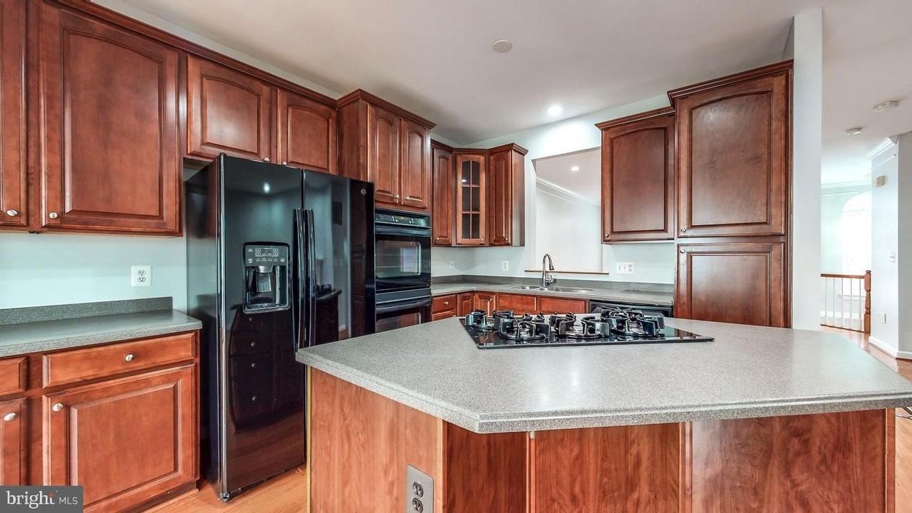 11618 Park Vista Blvd - Photo 3 of 9