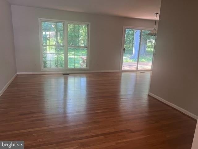 8523 Tysons Ct - Photo 3 of 24