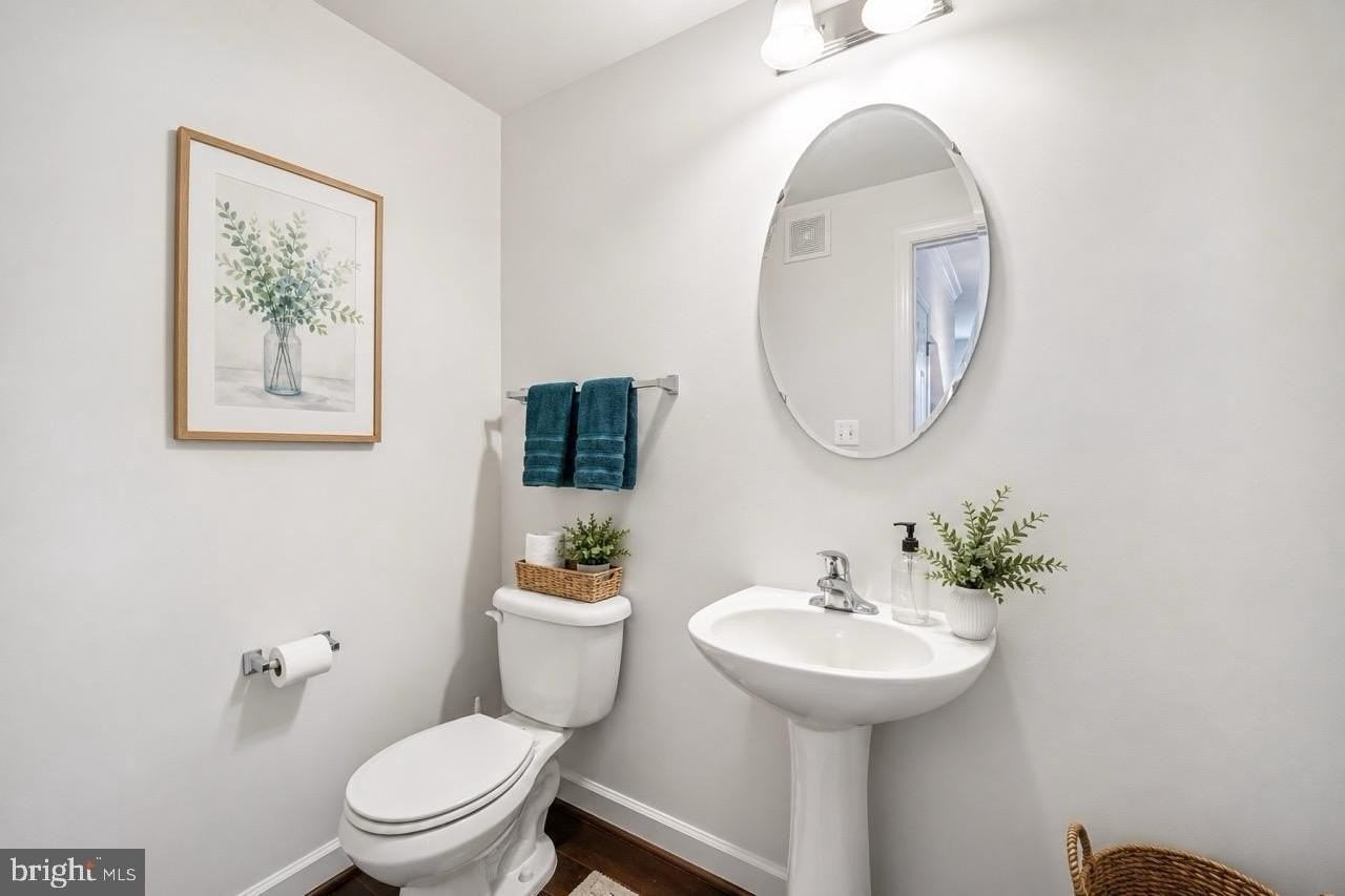 5722 Callcott Way #B - Photo 6 of 36