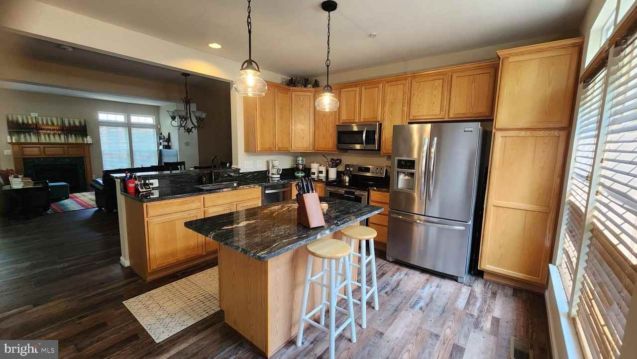9128 Aventon Ct - Photo 6 of 25
