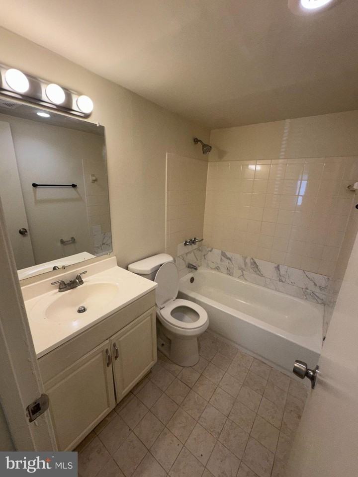 7980 Audubon Ave #A3 - Photo 6 of 9