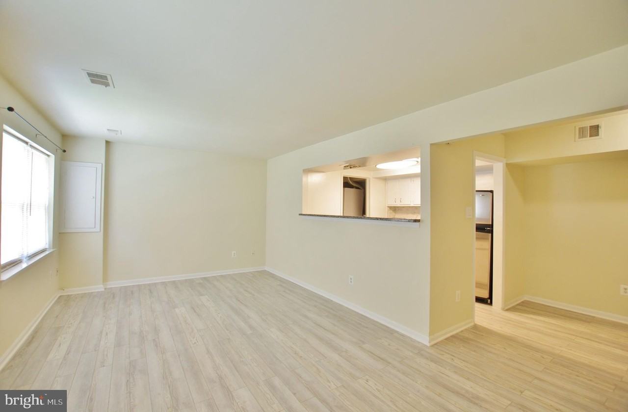 8612 Walutes Cir #B - Photo 2 of 21
