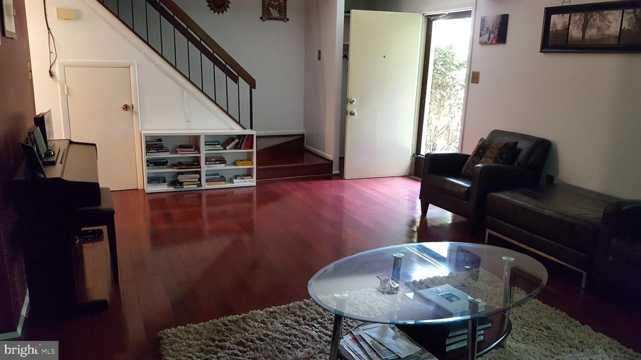 10699 Spring Oak Ct - Photo 3 of 23