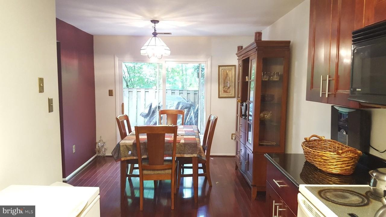 10699 Spring Oak Ct - Photo 7 of 23
