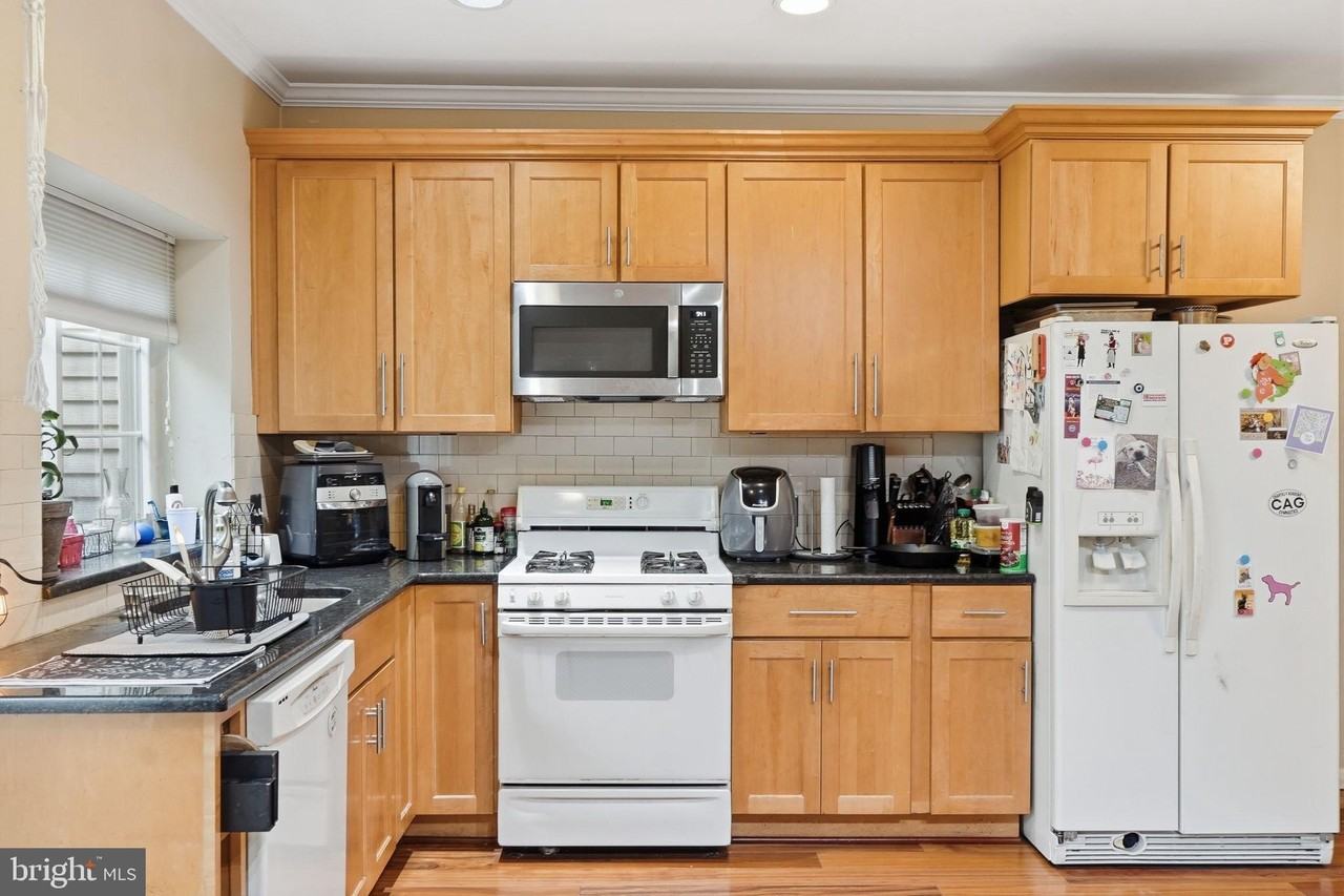 12109 Wedgeway Ct - Photo 7 of 37