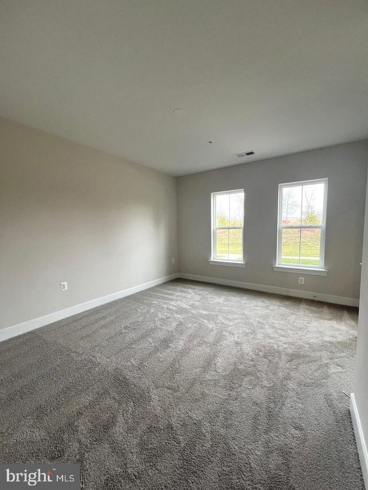 22782 Hanson Overlook Ter - Photo 5 of 35