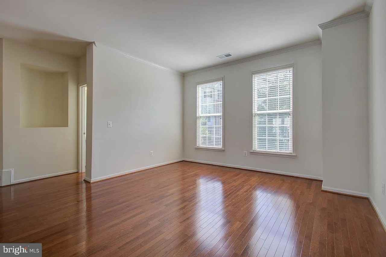 22648 VIENNA Terrace - Photo 7 of 28