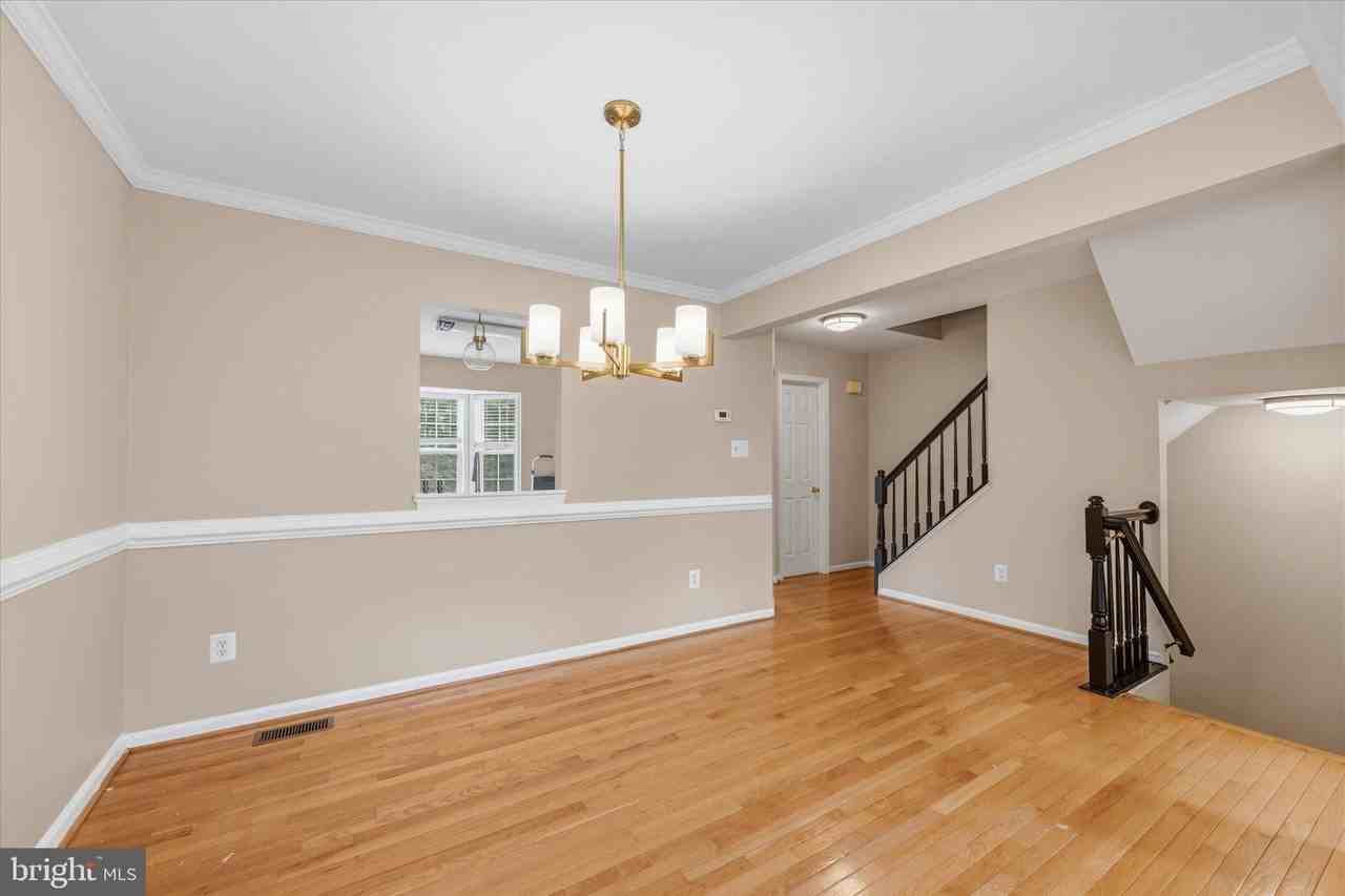 706 Vanderbilt Ter Se - Photo 6 of 36