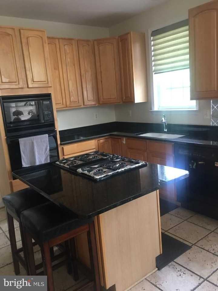 603 Bluff Ct Ne - Photo 5 of 23