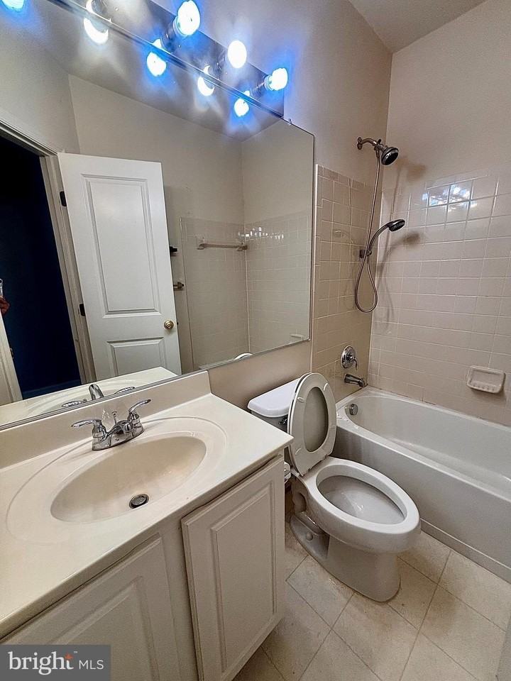 9219 Alvyn Lake Cir - Photo 5 of 9
