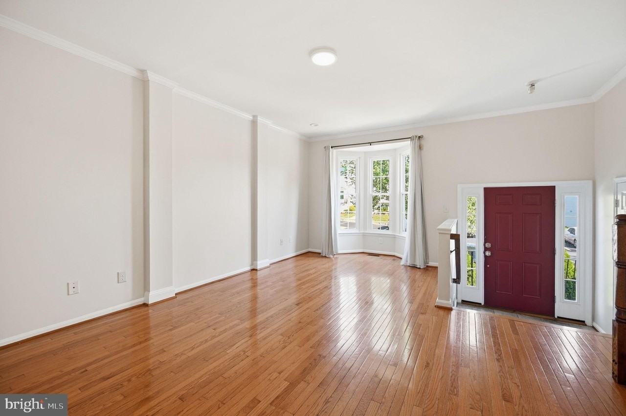 7676 Helmsdale Pl - Photo 3 of 37