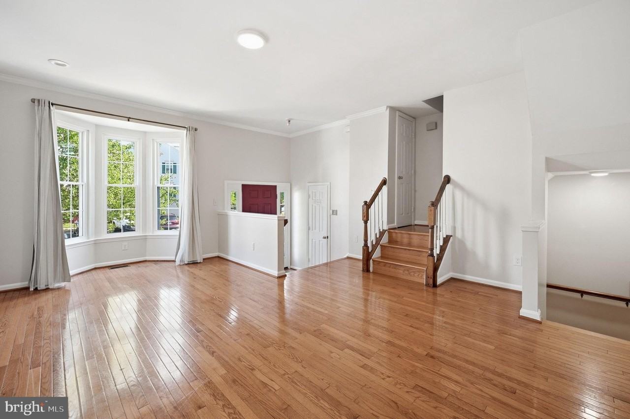 7676 Helmsdale Pl - Photo 4 of 37
