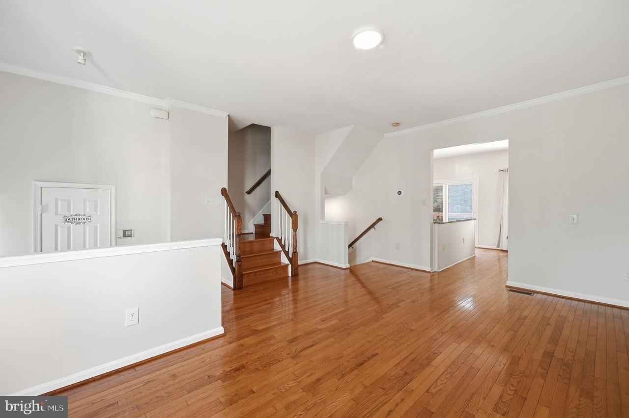 7676 Helmsdale Pl - Photo 5 of 37