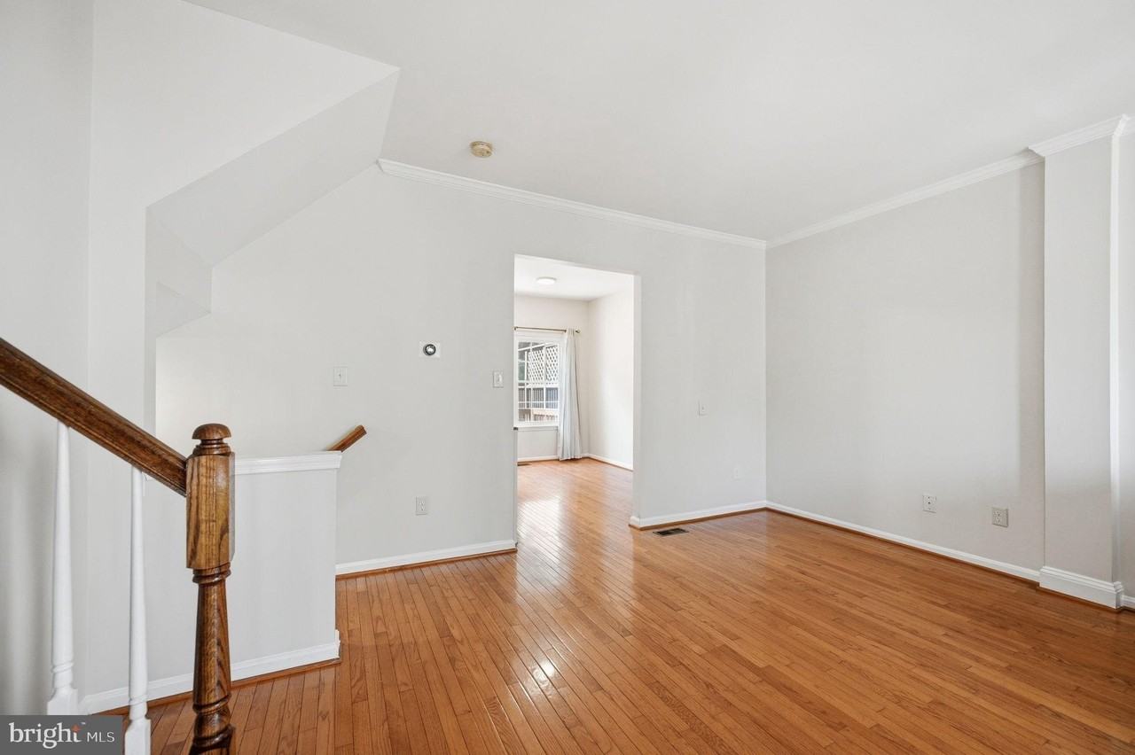 7676 Helmsdale Pl - Photo 7 of 37