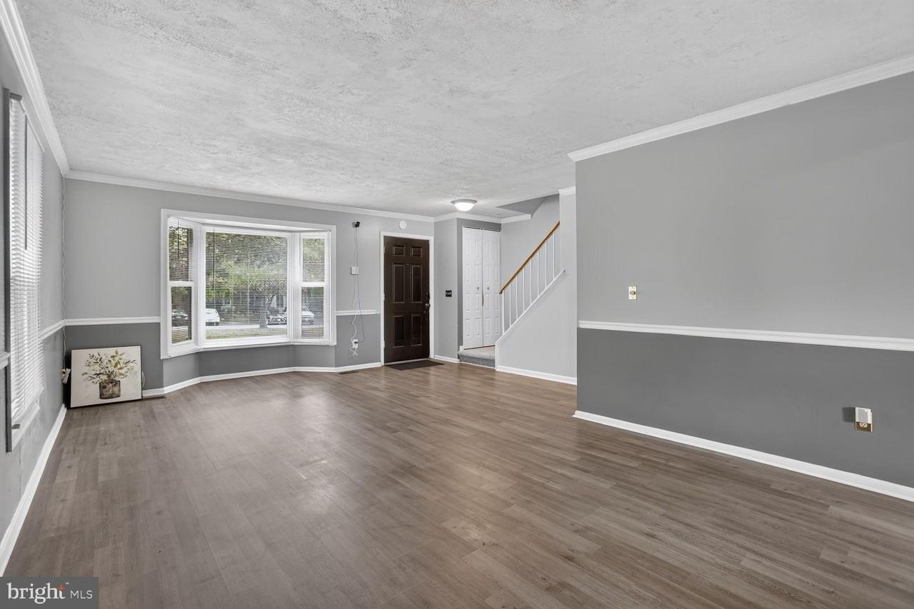 10714 Gideon Ct - Photo 3 of 15