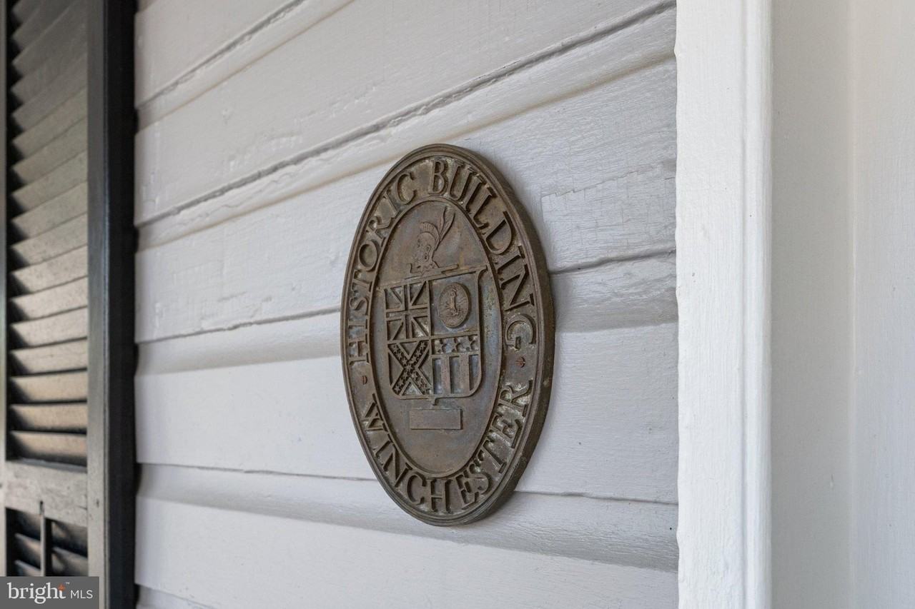 209 N Washington St - Photo 4 of 50