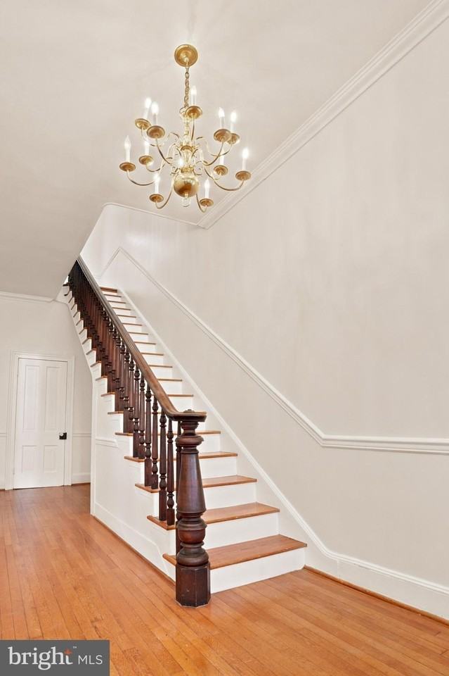 209 N Washington St - Photo 6 of 50