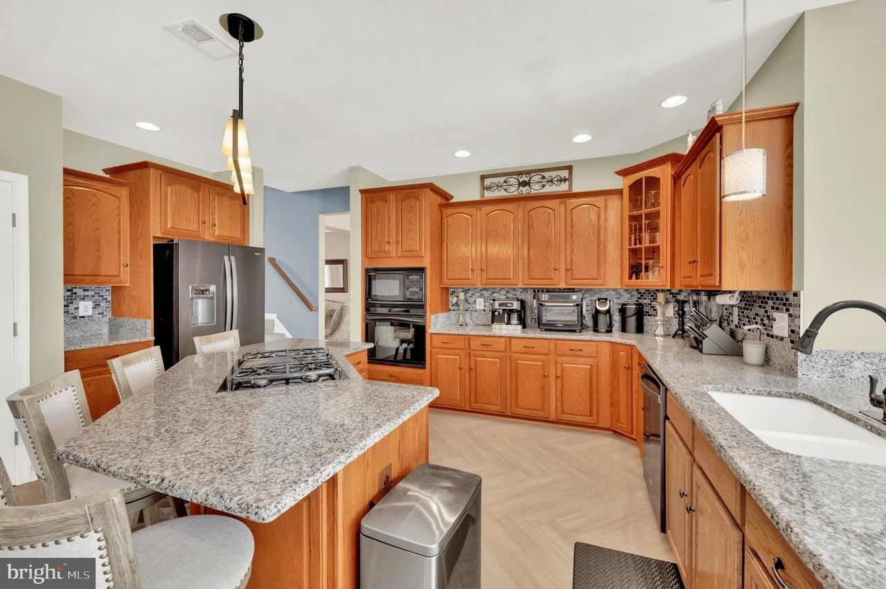 533 Rubens Cir - Photo 3 of 50
