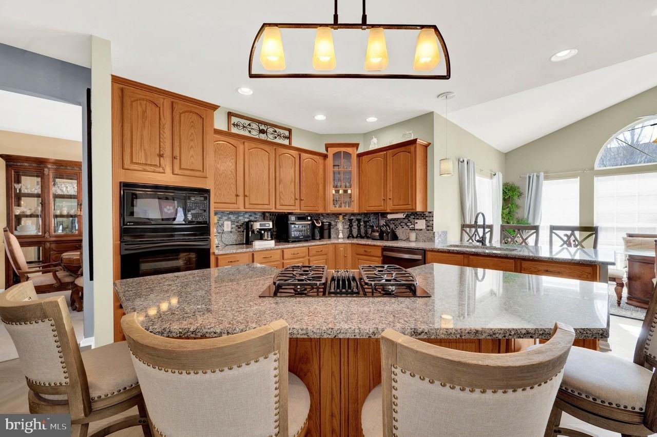 533 Rubens Cir - Photo 5 of 50