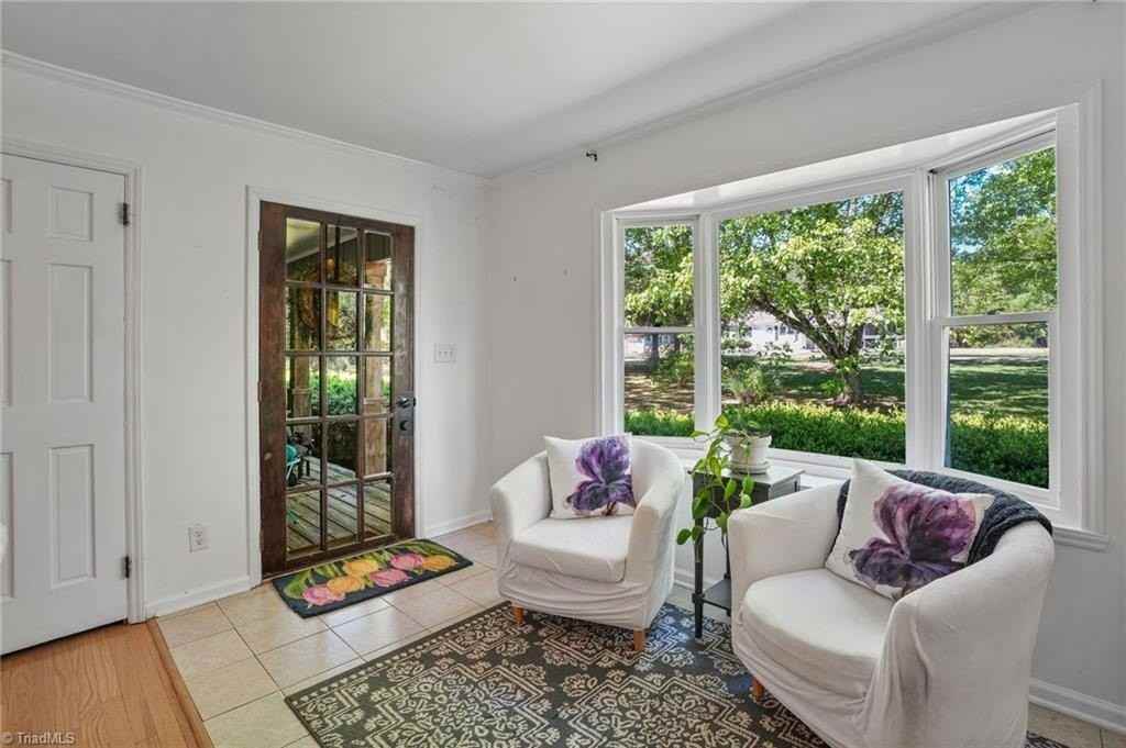 5006 Fast Ln - Photo 3 of 46