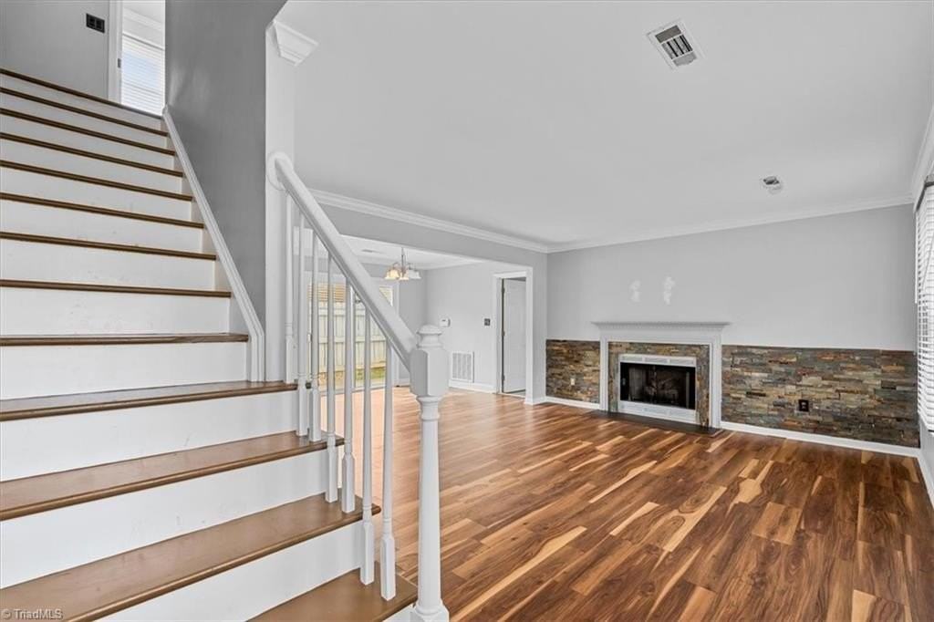 332 Brookside Ct - Photo 4 of 35