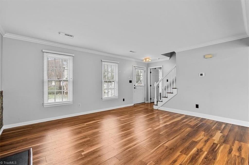 332 Brookside Ct - Photo 7 of 35