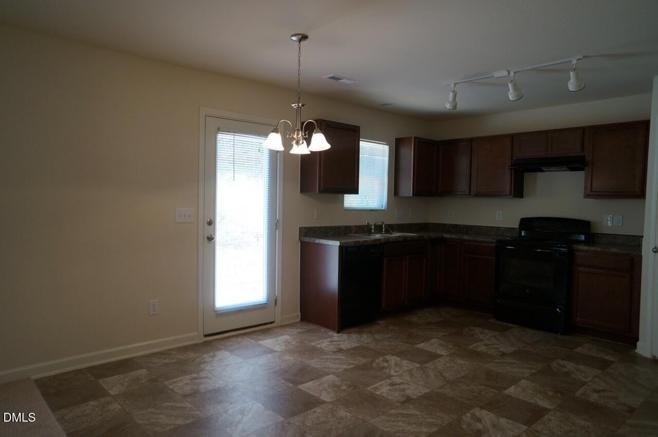 1412 Tamarino Dr - Photo 4 of 14