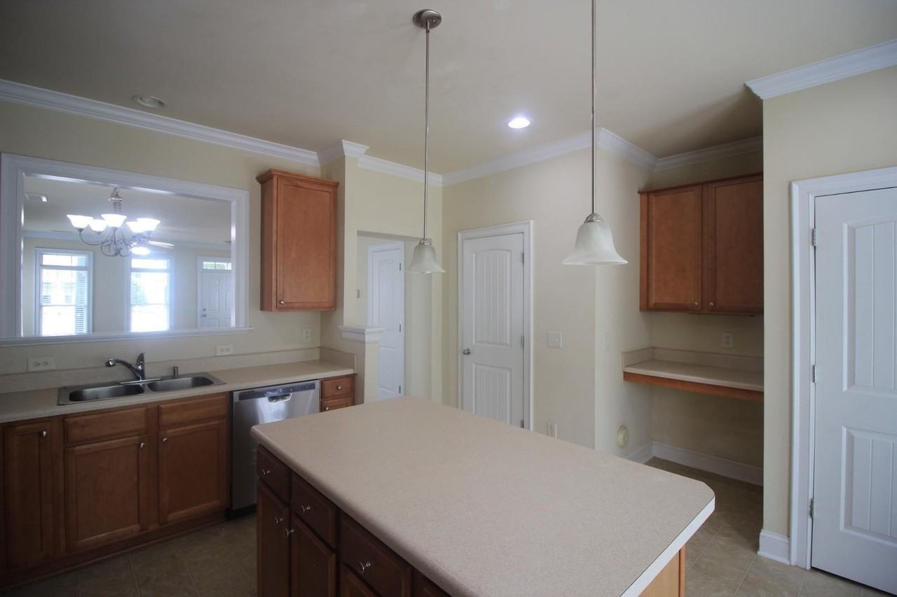7745 Acc Blvd - Photo 5 of 20