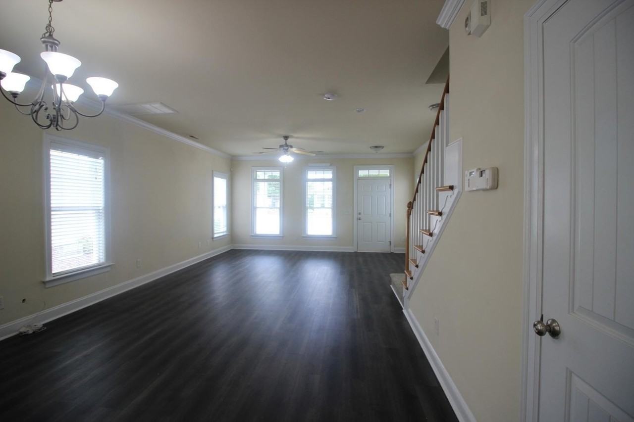 7745 Acc Blvd - Photo 6 of 20