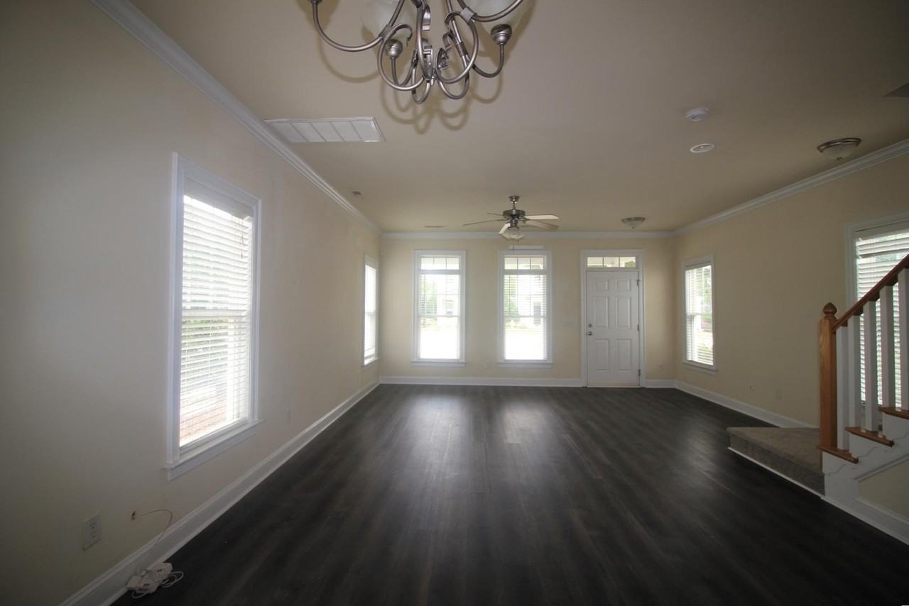 7745 Acc Blvd - Photo 7 of 20