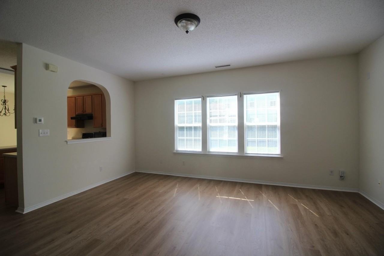 8439 Haines Creek Ln - Photo 4 of 16