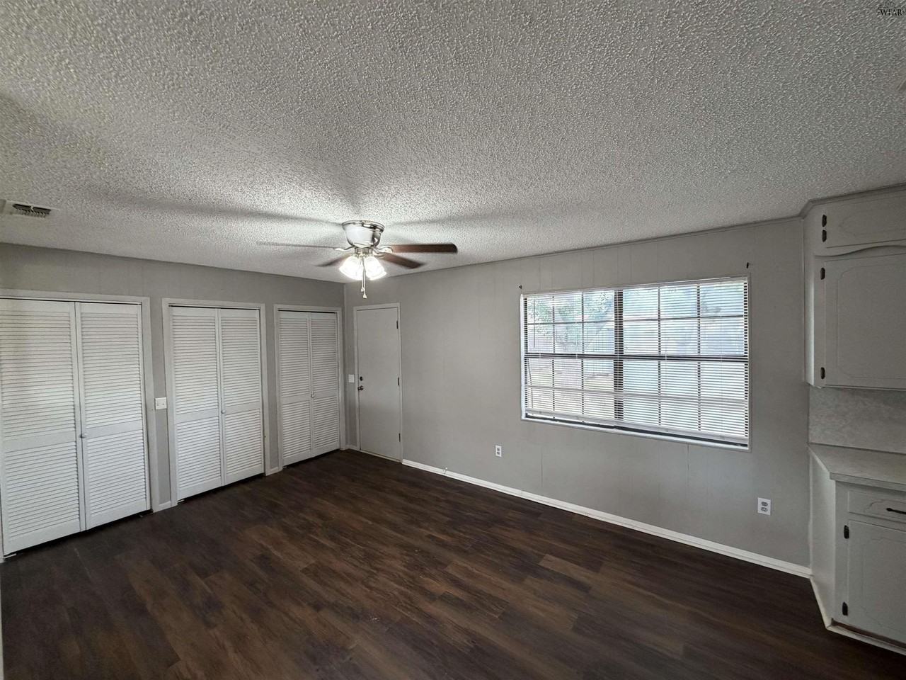 4130 Moffett Ave - Photo 3 of 11