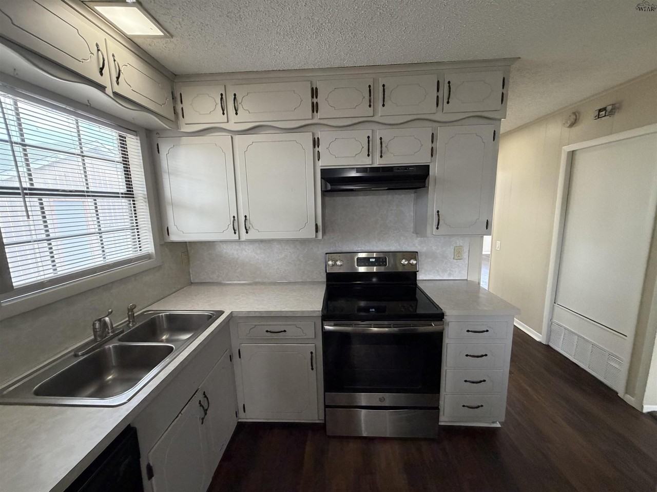 4130 Moffett Ave - Photo 4 of 11