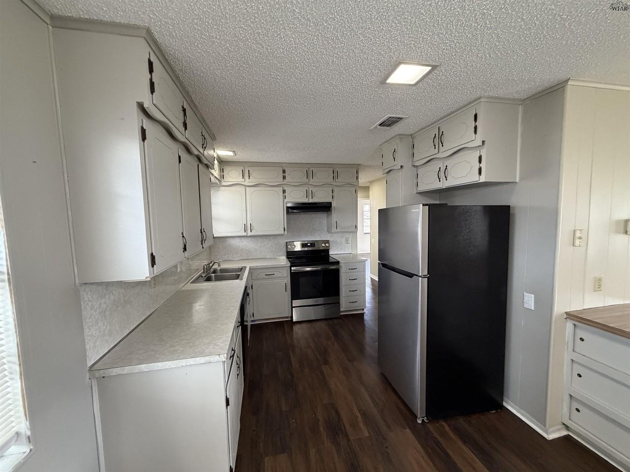4130 Moffett Ave - Photo 5 of 11
