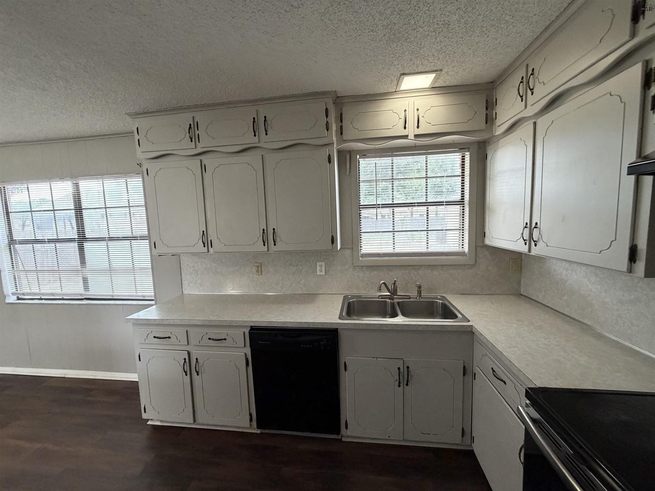 4130 Moffett Ave - Photo 6 of 11