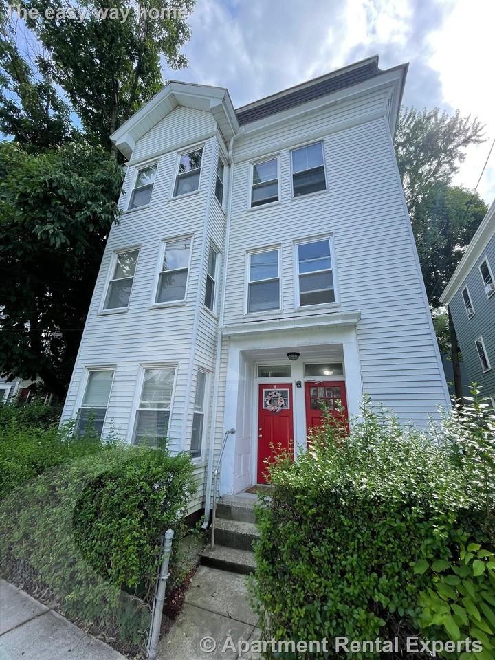 322 Beacon St #3